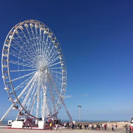 In Near The ニーウポールト